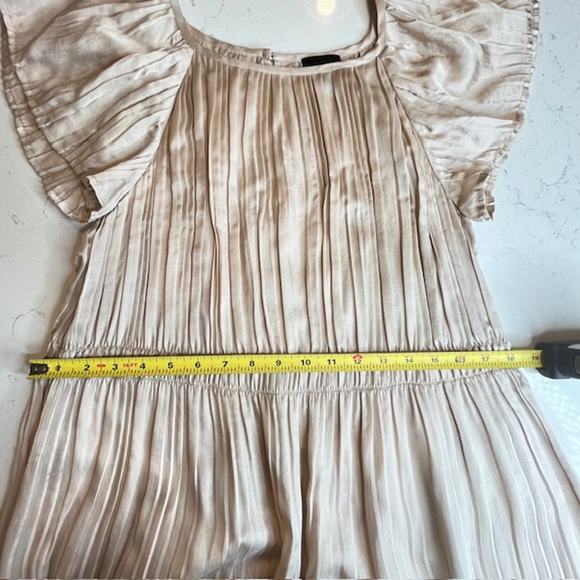 Banana Republic Size 2 Pintuck Champagne Party Dress - Picture 9 of 9